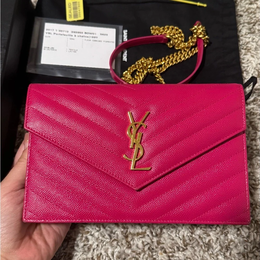 ❌SOLD❌Saint Laurent Grain De Poudre Cassandre Envelope Wallet on Chain crossbody - Picture 3 of 16